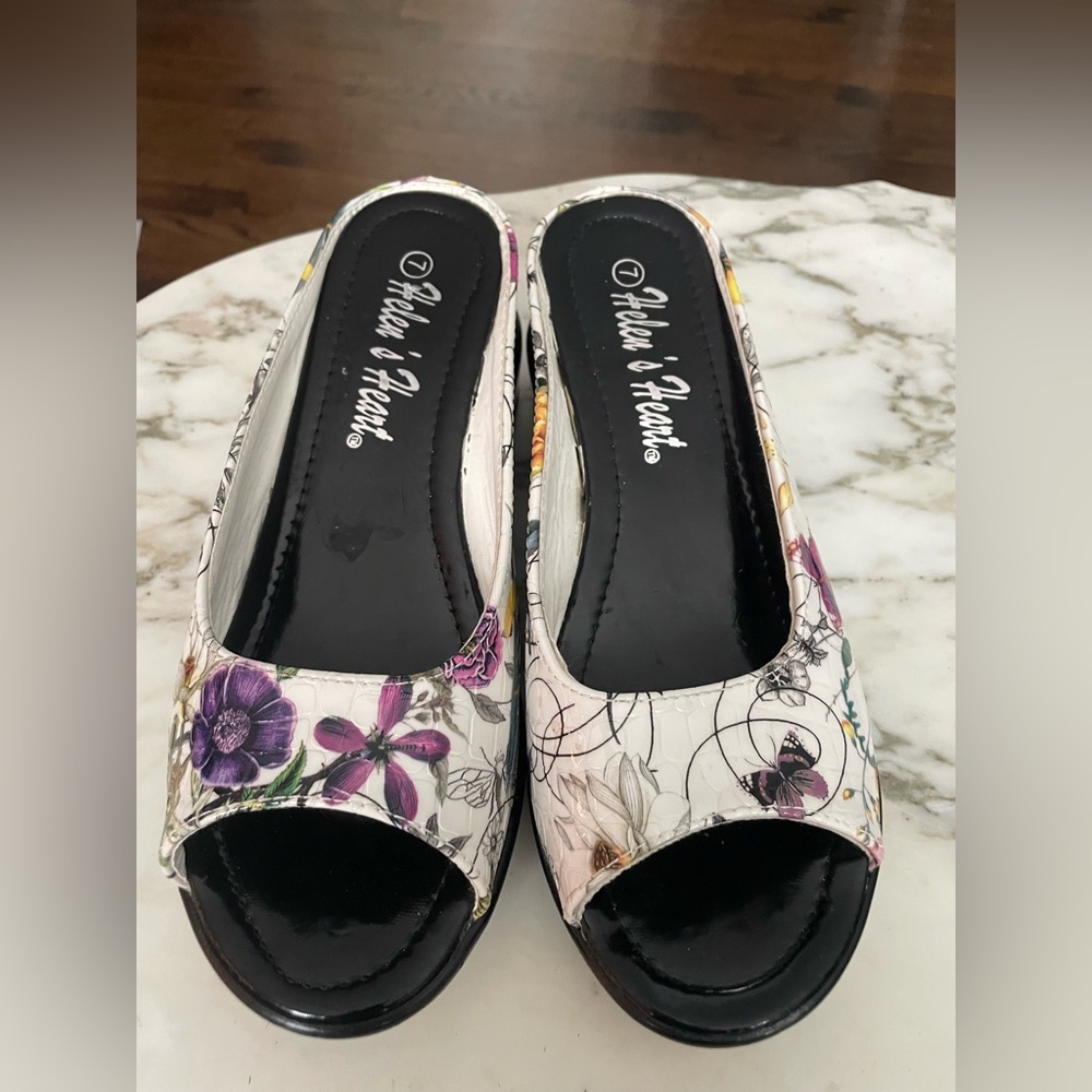 Helen’s heart white floral clogs 7
